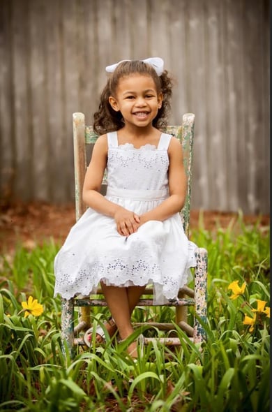 little-girl-in-chair-image